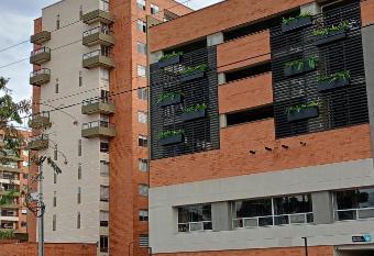 Lindo Apto completo, muy central has Balcony rooms