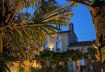 B&B Clos Emilion et table d h  te en option has Balcony rooms