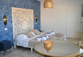 Riad Casa Vacanze has Balcony rooms