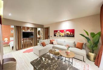 Luxury Studio House suite 1200-2 has Balcony rooms