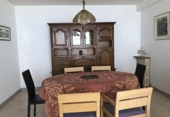 Le Vintage, appartement centreville has Balcony rooms