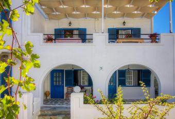 Amfitriti has Balcony rooms