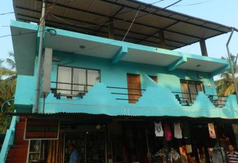 Aldrin Guest House has Balcony rooms