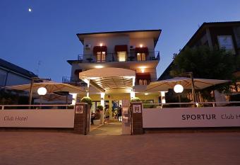 Sportur Club Hotel has Smoking/Balcony rooms