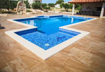 Villa Luisa f  r bis zu 8 Personen mit Pool, Klima, Grill, Tischtennis, Boccia has Balcony rooms