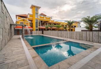 A R PHALAZZO RESORTS and BANQUETS has Balcony rooms