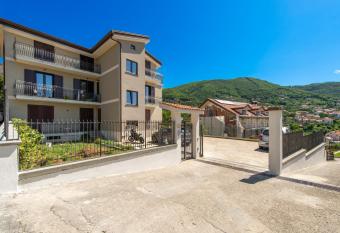 Nuovi Orizzonti Agerola has Balcony rooms