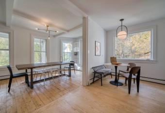 Heart of Woodstock Victorian Retreat, Modern and Timeless has Balcony rooms