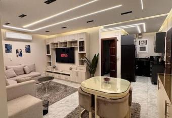 Madienty Central Luxe Studio allows 18 year olds to book a room