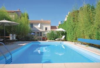 Les Lavandins de Sanary has Balcony rooms