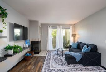 The Escondido Escape has rooms with a private hot tub