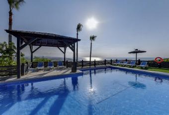 Apartamentos Manilva Green has Balcony rooms