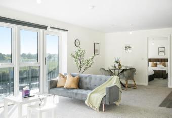 Brand New 2 and 1 Bed Luton Apartments has Balcony rooms