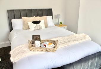 Spacious Flats in St Helens, Merseyside allows 18 year olds to book a room