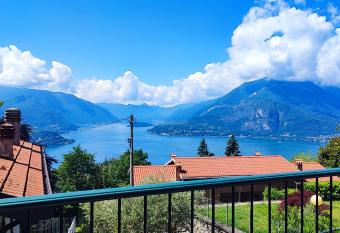 Blu dipinto di blu - Como Lake View - Perledo has Balcony rooms