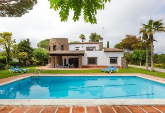 Masia Mas Torras has Balcony rooms