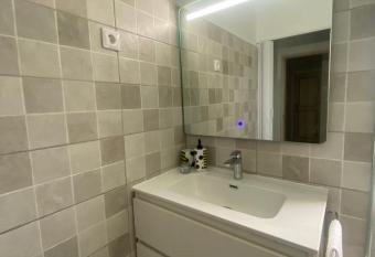 Bedroom Tranquility allows 18 year olds to book a room