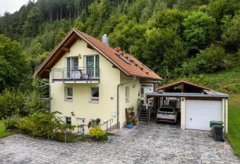 Ferienwohnung Zimmermann has Balcony rooms