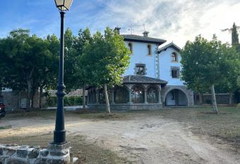 Finca Los   rboles has rooms with a private hot tub