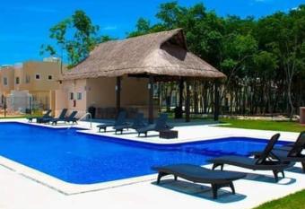 Kanelas place has Balcony rooms