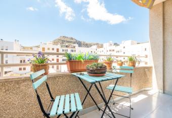 Mestral has Balcony rooms