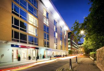 Hilton Garden Inn Bristol City Centre allows 18 year olds to book a room