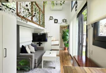 Tiny House 1 has Balcony rooms