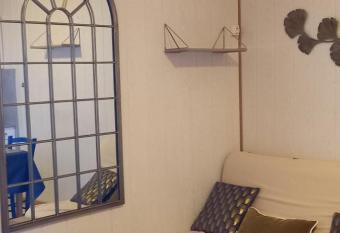 Le g  te Bleu has Balcony rooms