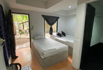 Beach Retreat Apartment allows 18 year olds to book a room