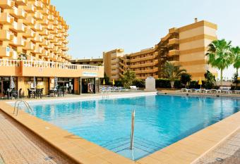 Servatur Caribe allows 18 year olds to book a room