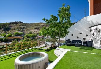 Casa Tito y Teresita has Balcony rooms