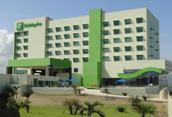 Holiday Inn Coatzacoalcos, an IHG Hotel allows 18 year olds to book a room