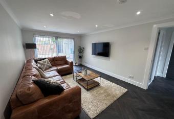 The hidden hideout has Balcony rooms