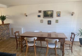 (null) has Balcony rooms