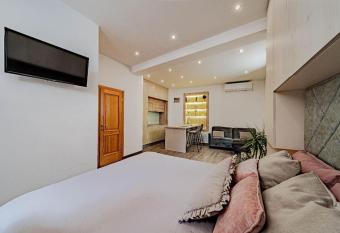 Vela Luka allows 18 year olds to book a room