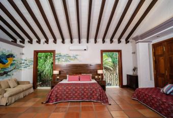 Casa Cielo Al Alma allows 18 year olds to book a room