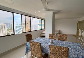 Espectacular apartamento con vista al mar y cerca has Balcony rooms