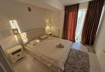 Wizz Pilot Residence has Balcony rooms