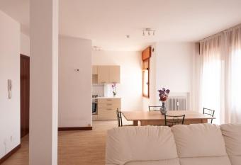 Alba dei Tigli has Balcony rooms