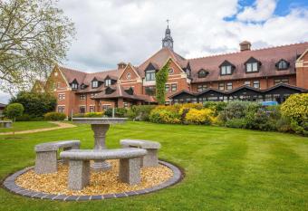 DoubleTree by Hilton Stratford-upon-Avon, United Kingdom has Balcony rooms