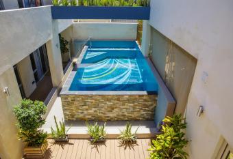 Fremantle Boutique Accommodation - Maand Up has rooms with a private hot tub