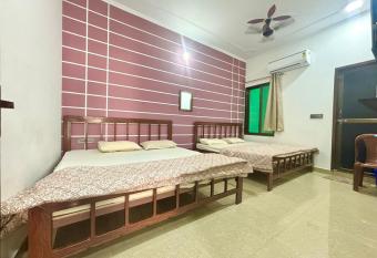 Shree jee palace Khatu shyam ji has Balcony rooms