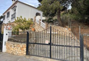 casita las Perlas allows 18 year olds to book a room