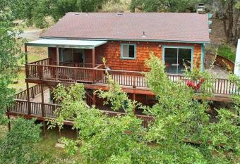 Mountain Dimension has Balcony rooms