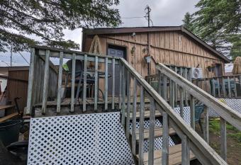 Modern Tiny Wood Cottage 03 has Balcony rooms