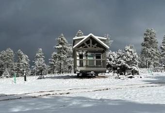 Cozy Cabins with a mountain view 2A has Balcony rooms