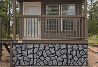 Cozy Cabin By Forest View 5B has Balcony rooms