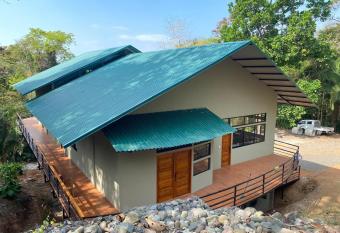 Alazan Tropical Rainforest Villas has Balcony rooms