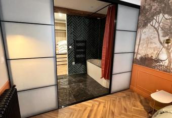 La Loge de l Od  on has Balcony rooms