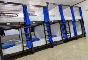 Carolina hostel allows 18 year olds to book a room